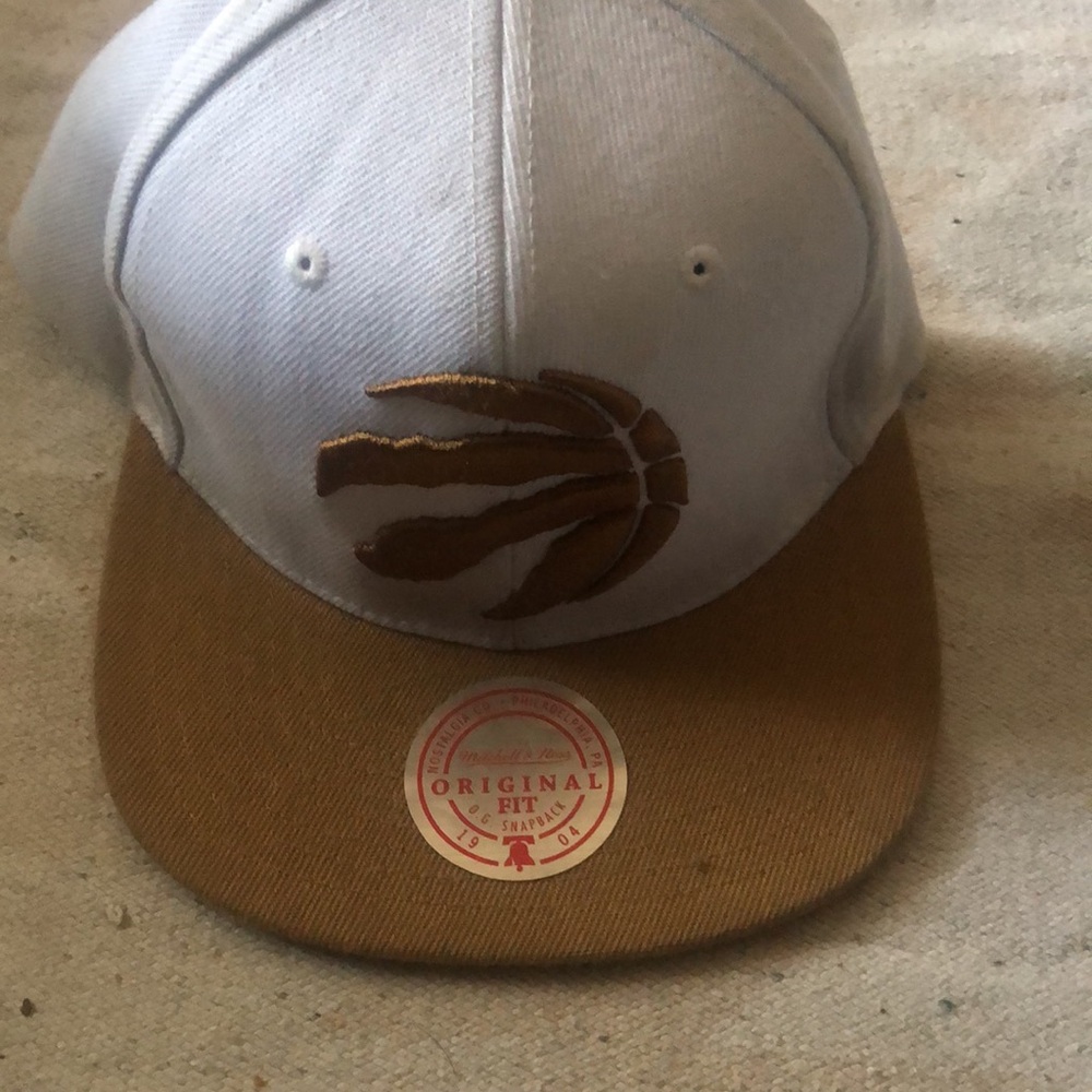 Hat - Picture 2 of 3